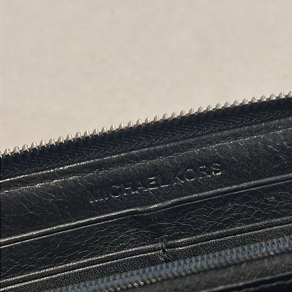 Michael Kors Wallet - Picture 6 of 12